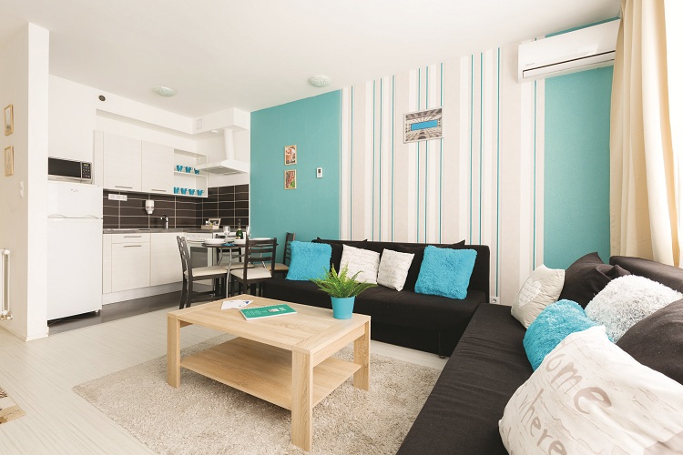 Cụm từ Aparthotel là viết tắt của Apartment & Hotel, hay được hiểu đơn giản là “căn hộ theo tiêu chuẩn của khách sạn”. Nguồn: internet