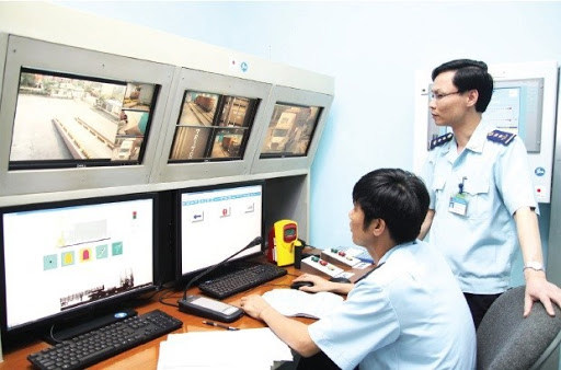 Ngành Hải quan tích cực ứng dụng công nghệ thông tin trong hoạt động nghiệp vụ. Nguồn: internet