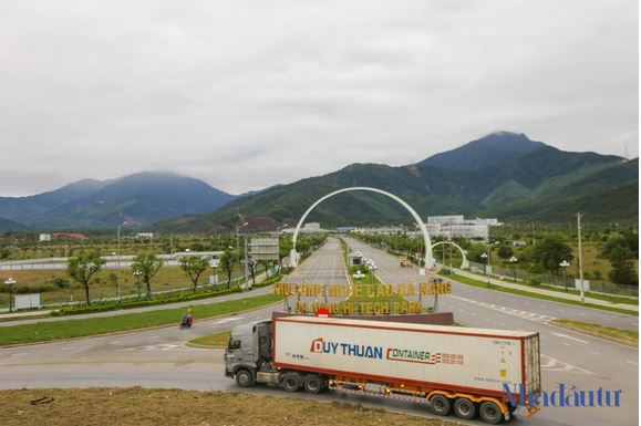 Đà Nẵng sẽ hình thành 5 trung tâm logictics được bố trí tại các đầu mối giao thông khu công nghiệp, cụm công nghiệp. Ảnh: Thành Vân.