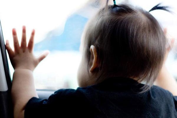 Phụ huynh hãy trang bị cho con sự bình tĩnh và các kiến thức cần thiết để kêu cứu hoặc thoát ra ngoài. Nguồn: internet