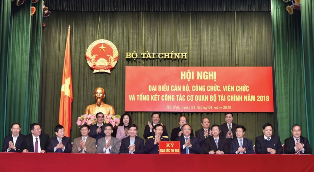 Ký giao ước thi đua giữa các đơn vị thuộc Bộ Tài chính được tổ chức thường xuyên hàng năm, nhằm tạo phong trào thi đua thực hiện thắng lợi các nhiệm vụ chính trị.