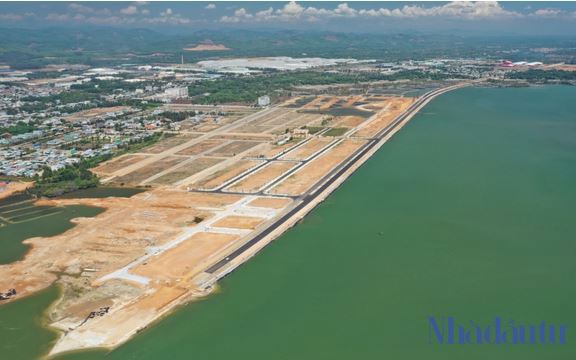  Nhiều tập đoàn bất động sản lớn đã và đang đổ bộ vào tỉnh để đầu tư, đề xuất loạt dự án có quy mô lớn. Ảnh: Thành Vân. 