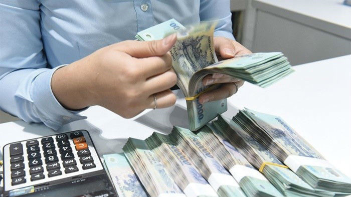 Các nhà băng có động lực phải giảm lãi suất đầu vào để có điều kiện giảm lãi suất đầu ra theo nguyên lý “nước xuống thuyền xuống”. Nguồn: internet