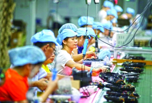 Một dây chuyền sản xuất của Masutek ở Thẩm Quyến (Nguồn: Reuters)