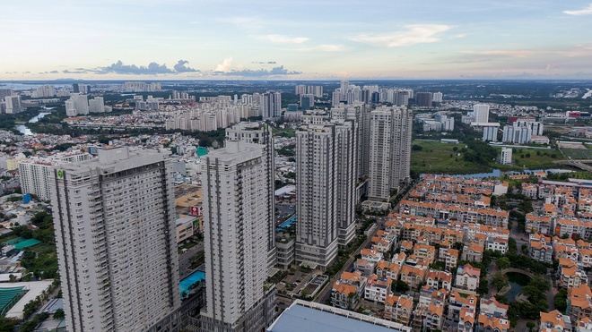 Nhu cầu về nhà ở tại các thành phố lớn như Hà Nội và TP. Hồ Chí Minh vẫn cao. Ảnh: Phạm Ngôn.