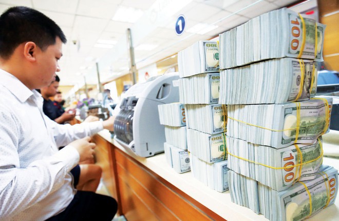 Nguồn dự trữ ngoại hối dồi dào là yếu tố thuận lợi để góp phần ổn định tỷ giá những tháng cuối năm