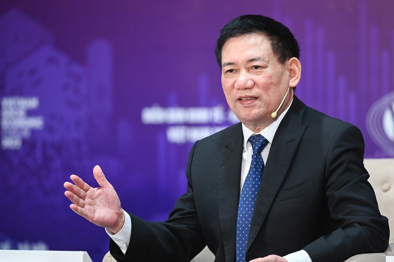 Bộ trưởng Bộ Tài chính Hồ Đức Phớc phát biểu tại Diễn đàn Kinh tế - Xã hội Việt Nam 2022.