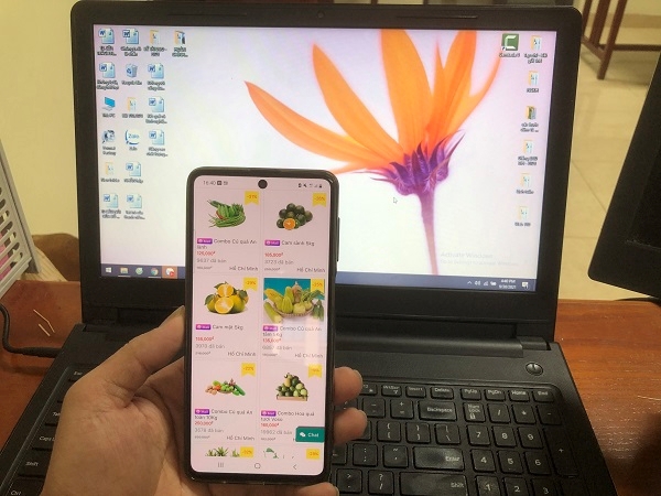 Đưa hàng hóa lên sàn thương mại điện tử là cách làm hiệu quả góp phần thúc đẩy tiêu thụ nông sản trong mùa dịch. (Ảnh: TL).