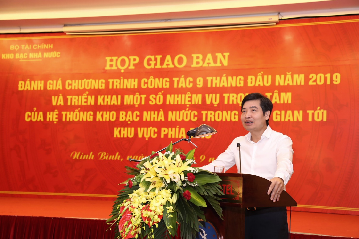 Tổng Giám đốc Kho bạc Nhà nước Tạ Anh Tuấn phát biểu tại Hội nghị giao ban đánh giá công tác 9 tháng đầu năm 2019 và nhiệm vụ trọng tâm của hệ thống trong những tháng cuối năm.