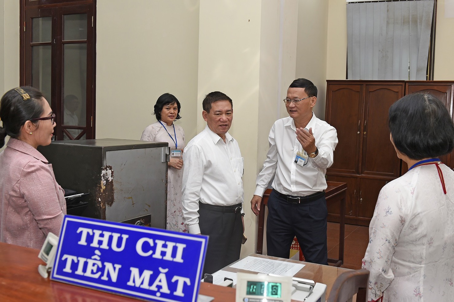 Bộ trưởng Hồ Đức Phớc tại Kho bạc Nhà nước tỉnh Bình Định.