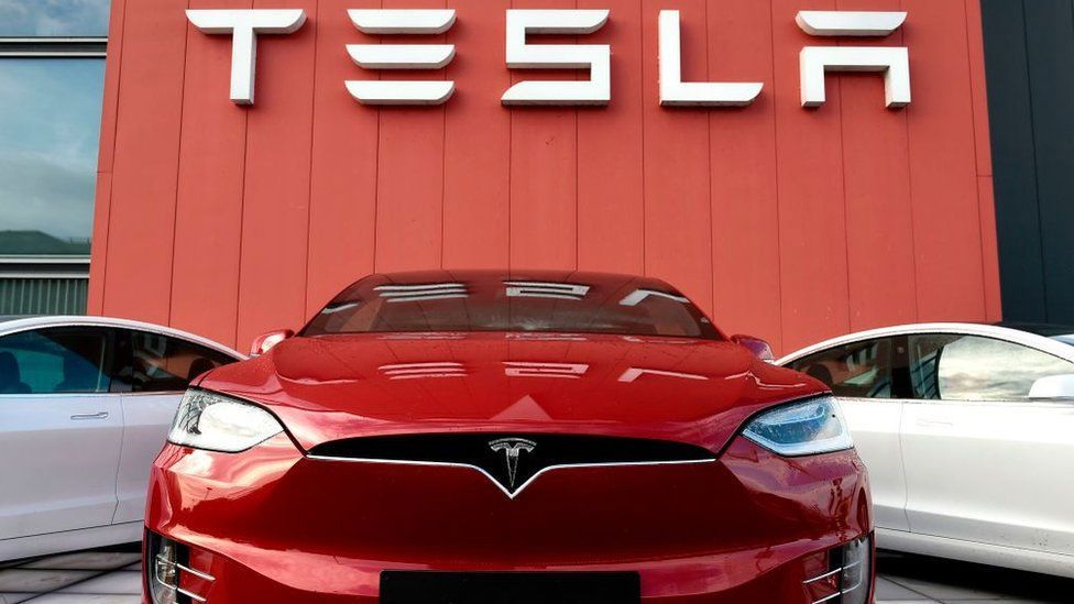 Lợi nhuận ròng của Tesla đạt 1,62 tỷ USD trong quý III, lần thứ hai vượt mốc 1 tỷ USD. Ảnh: BBC