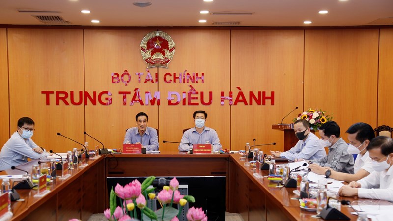 Thứ trưởng Bộ Tài chính Trần Xuân Hà phát biểu chủ trì hội nghị với các địa phương tại điểm cầu Bộ Tài chính.