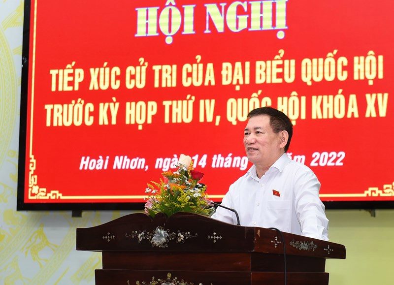 Bộ trưởng Hồ Đức Phớc ph&aacute;t biểu tại cuộc tiếp x&uacute;c cử tri Thị x&atilde; Ho&agrave;i Nhơn (s&aacute;ng ng&agrave;y 14/10/2022).