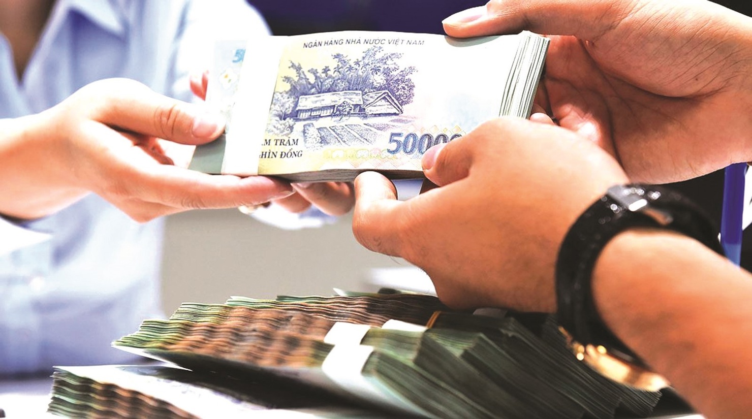 Mặt bằng lãi suất cho vay giảm mạnh sẽ giảm chi phí vốn cho doanh nghiệp. Nguồn: internet