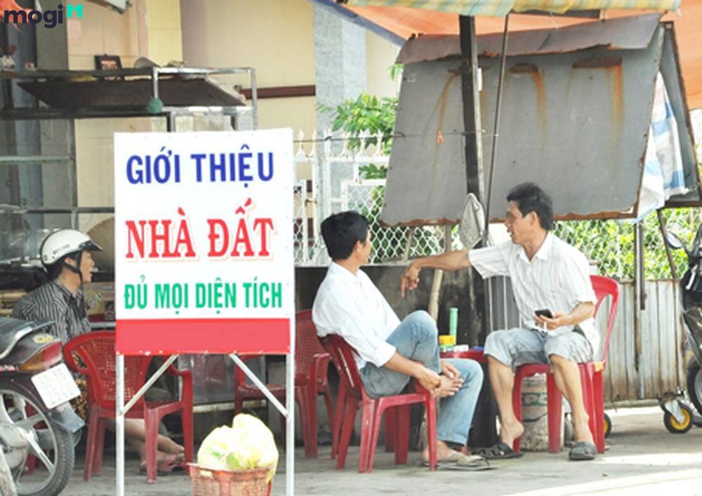 Tình trạng dùng chiêu lừa bán đất nền của cò đất ngày càng phức tạp và tinh vi. Nguồn: internet