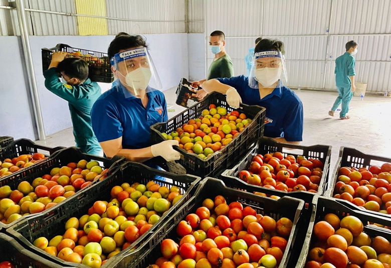 Đơn vị cung ứng đưa hàng đến phục vụ người dân tại địa bàn TX.Tân Uyên.