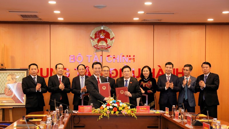 Quang cảnh lễ ký kết.