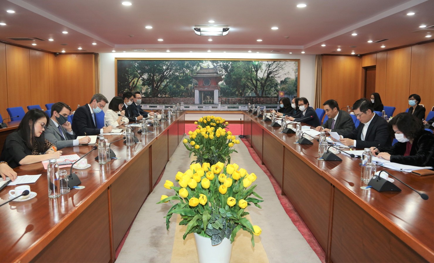 Toàn cảnh buổi làm việc.
