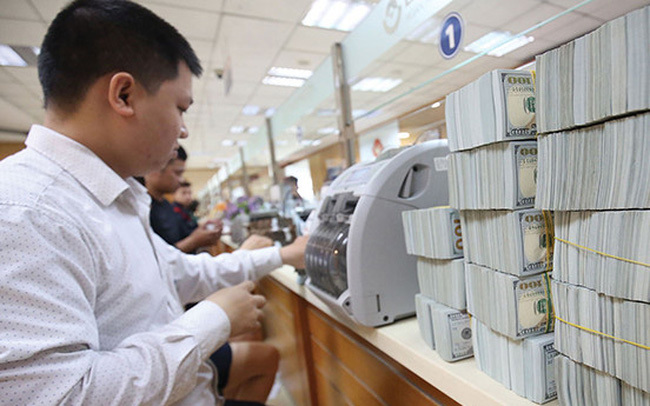 Lượng ngoại tệ gửi tại nhiều ngân hàng sụt giảm. Nguồn: internet