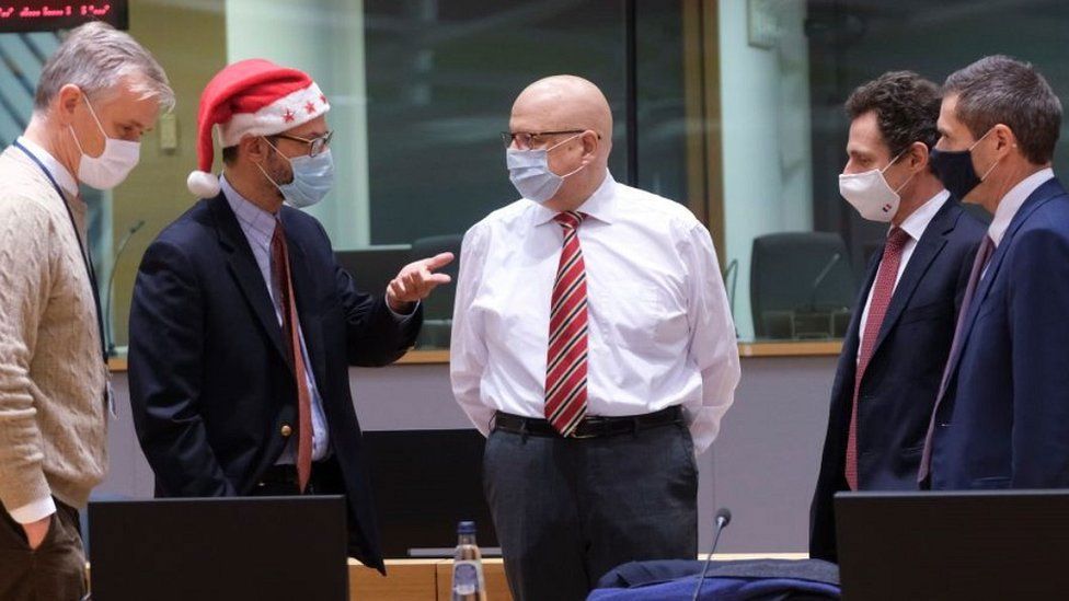 Các đại sứ của các nước EU đã nhóm họp ngay trước thềm năm mới 2021 để thông qua thỏa thuận thương mại Brexit giữa khối này và Anh quốc. Ảnh AFP