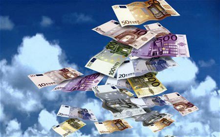 Trong những tuần gần đây, đồng euro đã liên tục mất giá so với đồng dollar Mỹ. Nguồn: internet