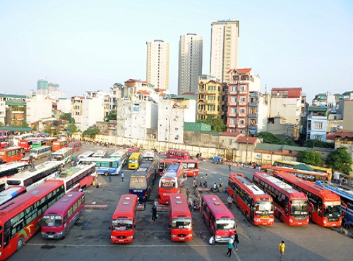 Bến xe Mỹ Đình bêu tên 125 doanh nghiệp chây ì không giảm giá cước. Nguồn: internet