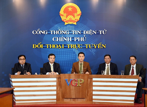 Buổi tọa đàm trực tuyến: “Kiên trì điều hành giá theo thị trường nhìn từ giá xăng và giá điện” do Công thông tin điện tử Chính phủ tổ chức chiều ngày 16/3 tại Hà Nội. Nguồn: internet