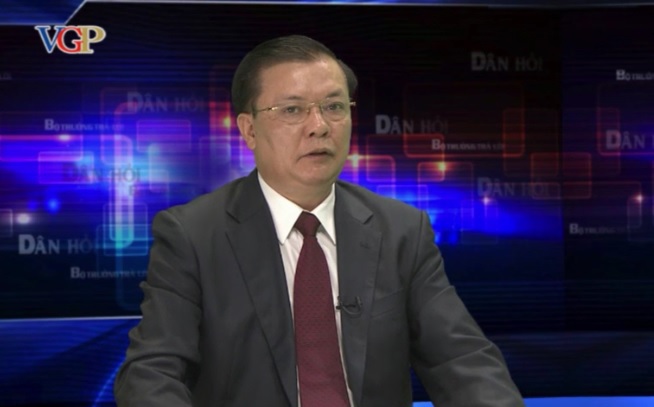 Bộ trưởng Bộ Tài chính Đinh Tiến Dũng trong Chương trình "Dân hỏi - Bộ trưởng trả lời" ngày 24/5. Nguồn: internet