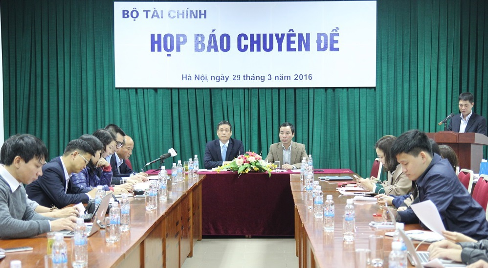 Toàn cảnh buổi họp báo.