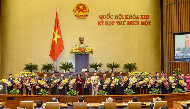 Sau những bó hoa chúc mừng tại Quốc hội, nhiều thách thức đang chờ đợi Chính phủ mới. Nguồn: internet