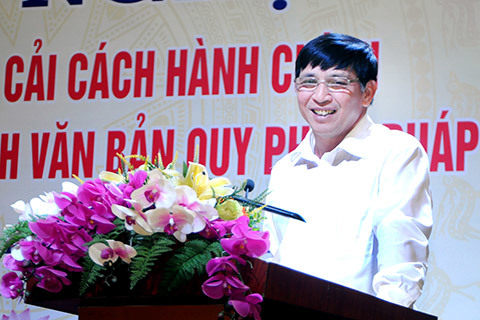 Thứ trưởng Bộ Tài chính Trương Chí Trung phát biểu chúc mừng đơn vị đạt thứ hạng cao trong cải cách thủ tục hành chính.