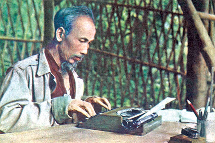 Chủ tịch Hồ Chí Minh đã để lại một di sản báo chí quý báu với những giá trị to lớn về nội dung, tư tưởng. Nguồn: internet