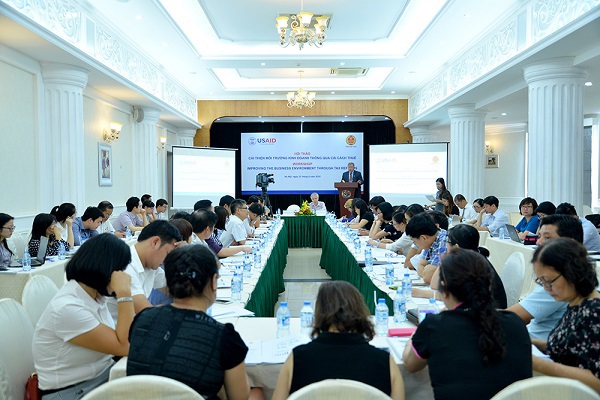 Toàn cảnh hội thảo Cải thiện môi trường kinh doanh thông qua cải cách thuế.