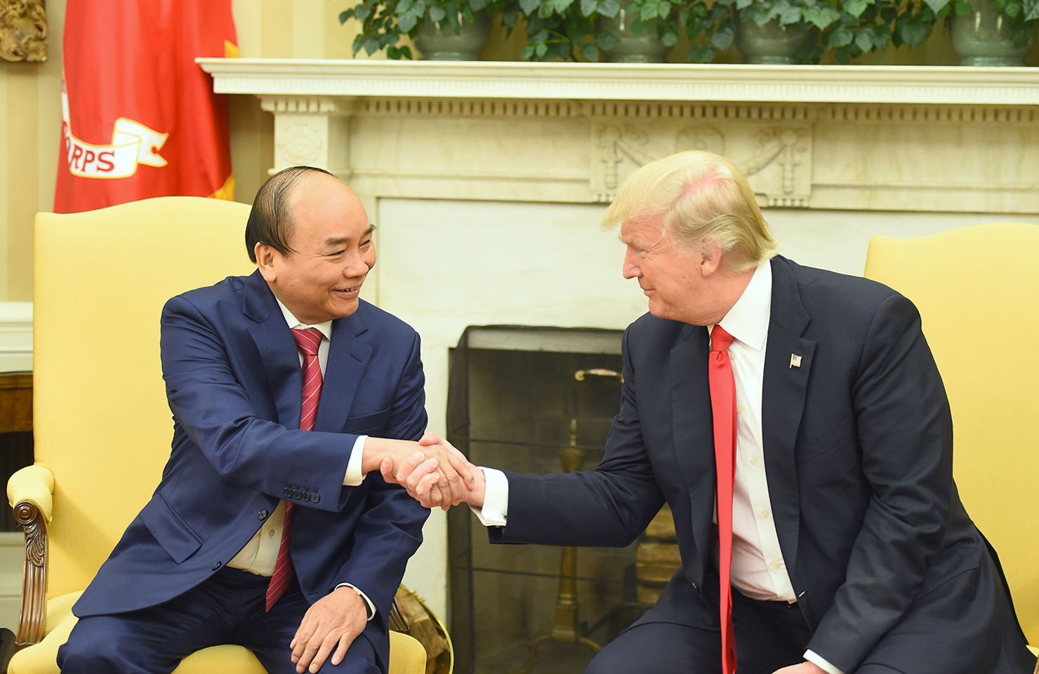 Thủ tướng Nguyễn Xuân Phúc và Tổng thống Hoa Kỳ Donald Trump trong cuộc hội đàm tại Nhà Trắng. Nguồn: VGP