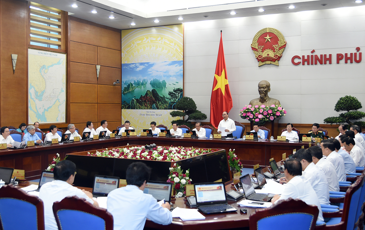 Thủ tướng nhất trí đề xuất của Bộ Tài chính về giảm chi phí cho doanh nghiệp. Nguồn: VGP