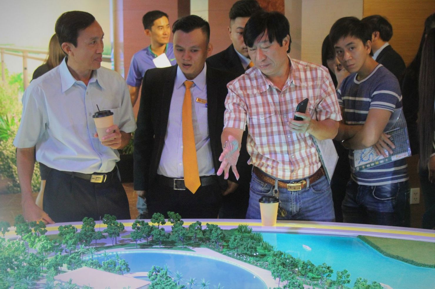 Thời của nhân viên môi giới đã tới khi doanh nghiệp nhìn nhận được lợi ích của nhân viên môi giới. Nguồn: internet