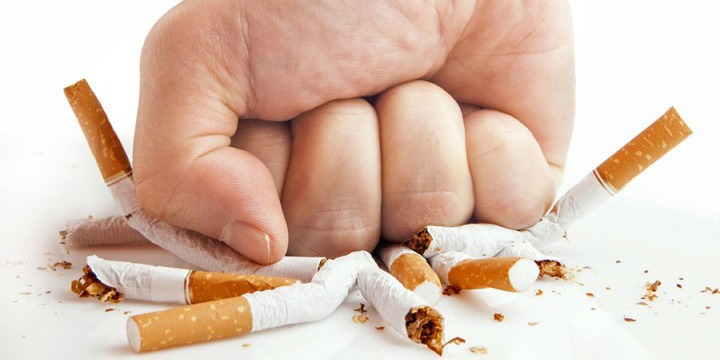 Đối với những người nghiện thuốc lá, việc giảm hút thuốc và cai được thuốc lá là một quá trình khó khăn. Nguồn: internet