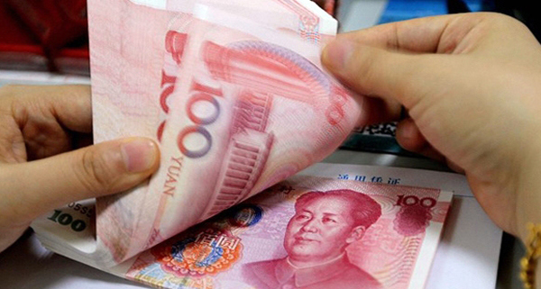 VietnamAirlines vừa bị Ngân hàng Nhà nước (NHNN) bác đề xuất được thu CNY khi bán hàng miễn thuế trên các chuyến bay quốc tế. Nguồn: internet
