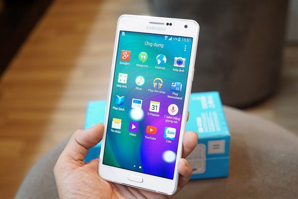 Nhóm smartphone tầm trung vẫn được đánh giá là bán chạy hơn so với các dòng smartphone cao cấp hoặc giá rẻ. Nguồn: internet