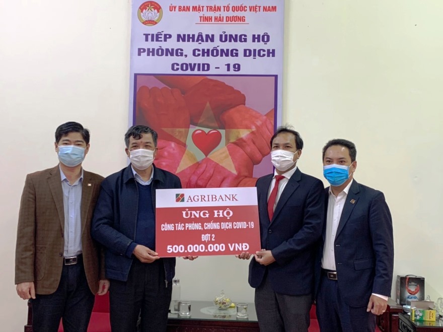 Agribank đồng hành cùng khách hàng và nhân dân tỉnh Hải Dương giữa tâm dịch Covid-19.