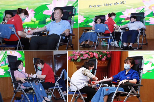 Cán bộ, đoàn viên thanh niên cơ quan Kho bạc Nhà nước tham gia Chương trình hiến máu nhân đạo do Đoàn Thanh niên cơ quan KBNN phát động.