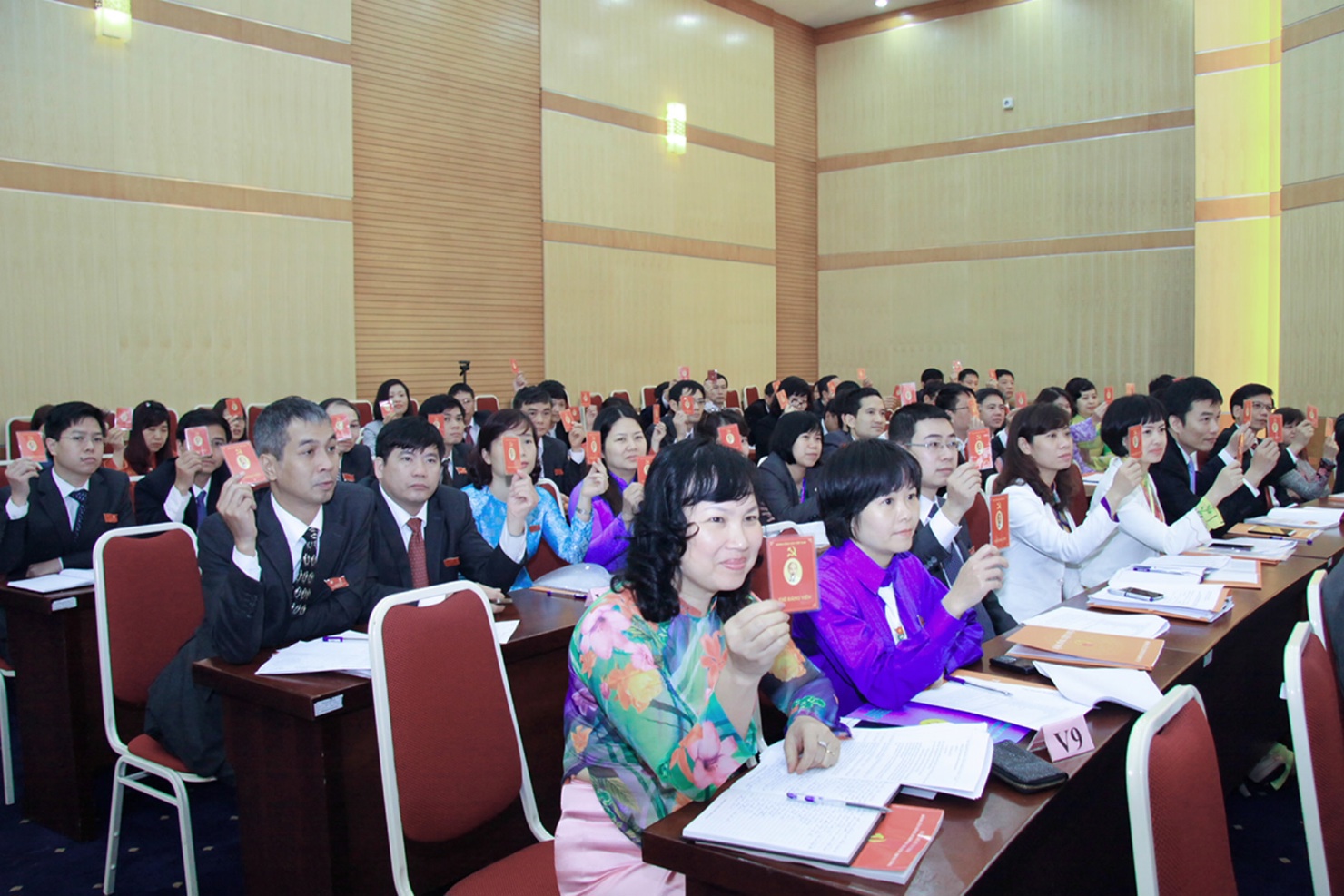 Công chức, viên chức KBNN nhận thức sâu sắc về ý nghĩa của việc tổchức đại hội đảng bộ các cấp
