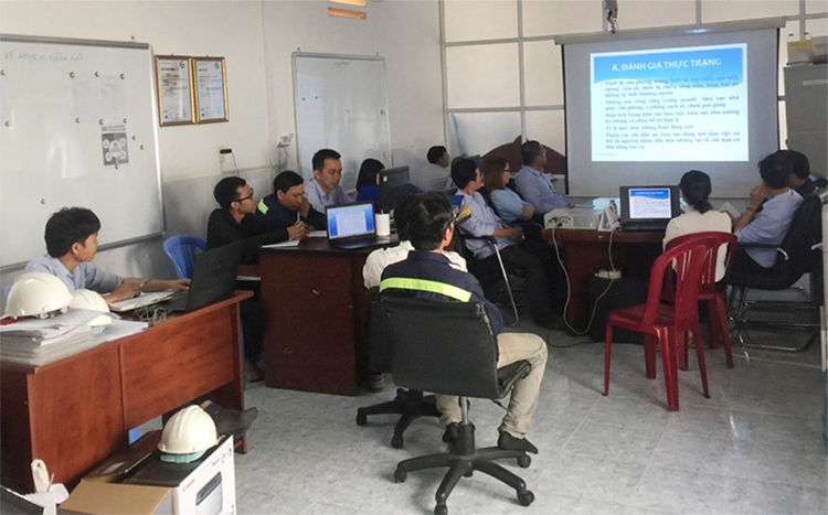Ban lãnh đạo Công ty Cổ phần Cơ khí Công Minh họp triển khai thực hiện mô hình 5S