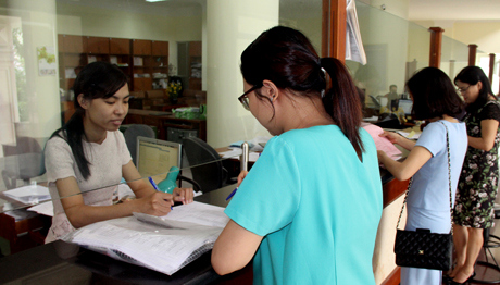 Cùng với đẩy mạnh công tác thu NSNN, KBNN Yên Bái tăng cường kiểm soát chặt chẽ mọi khoản chi NSNN qua kho bạc, đảm bảo đúng chế độ, chính sác