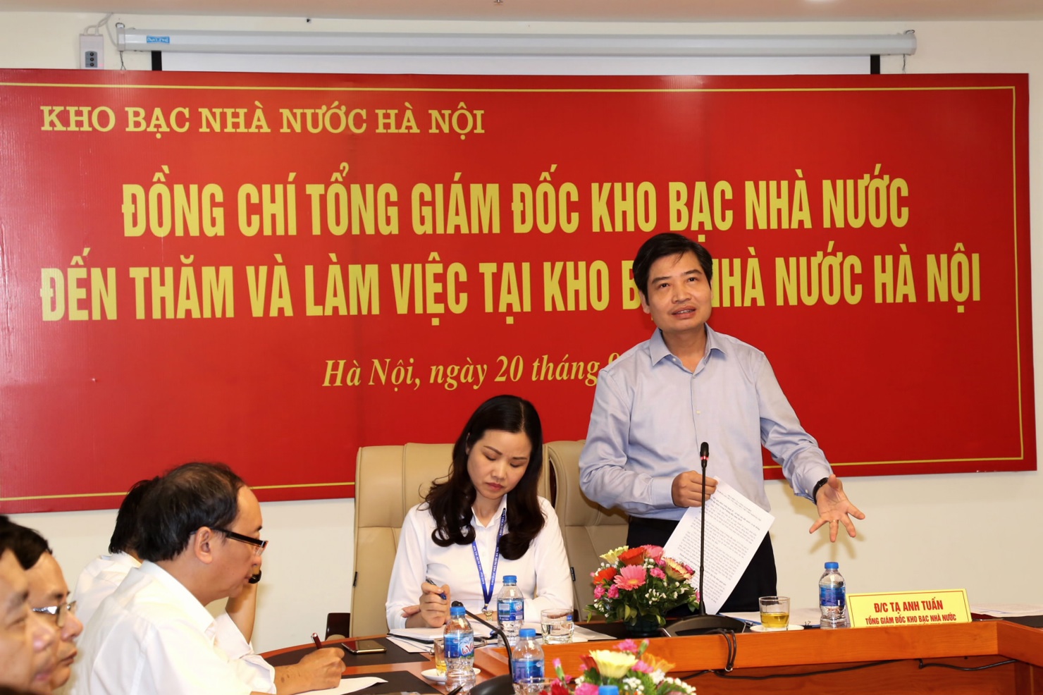 Tổng Giám đốc KBNN Tạ Anh Tuấn phát biểu chỉ đạo tại buổi làm việc tại KBNN TP. Hà Nội