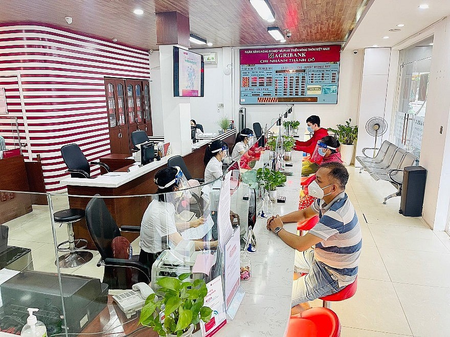 Sản lượng hàng container thông qua cảng biển Việt Nam vẫn tăng trưởng hơn 18% so với cùng kỳ năm 2020.