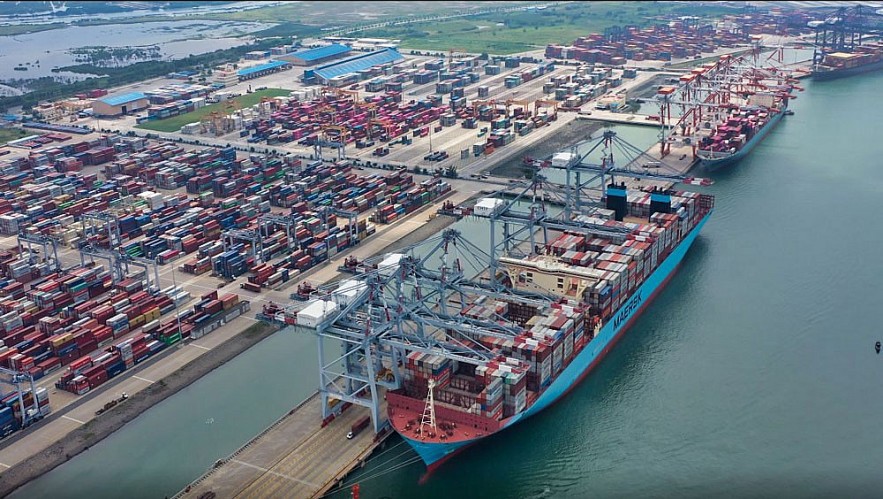 Sản lượng hàng container thông qua cảng biển Việt Nam vẫn tăng trưởng hơn 18% so với cùng kỳ năm 2020.