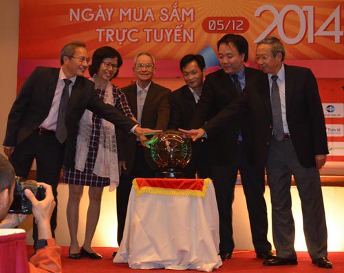 Lễ bấm nút Phát động Ngày mua sắm trực tuyến 2014. Nguồn: internet.