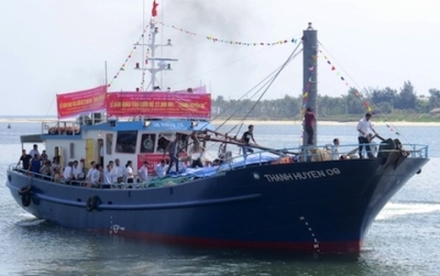 Tàu vỏ thép lưới rê ”Thanh Huyền 09”