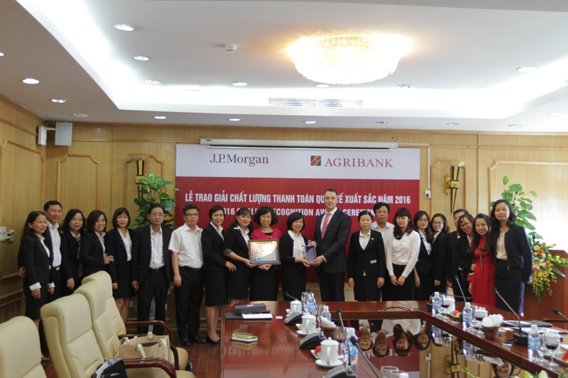 Giải thưởng “Chất lượng Thanh toán quốc tế xuất sắc năm 2016” được J.P.Morgan trao tặng nhằm vinh danh những ngân hàng có tỷ lệ điện thanh toán đạt chuẩn cao.
